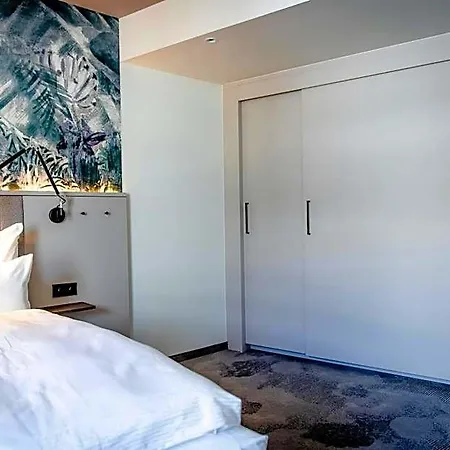 Hotel One Paris - Porte De Versailles 3*